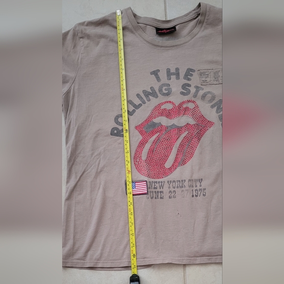 The Rolling Stones Shirt w/Red Rhinestones Tongue, Large, Fabulous Used Shirt - Picture 5 of 8